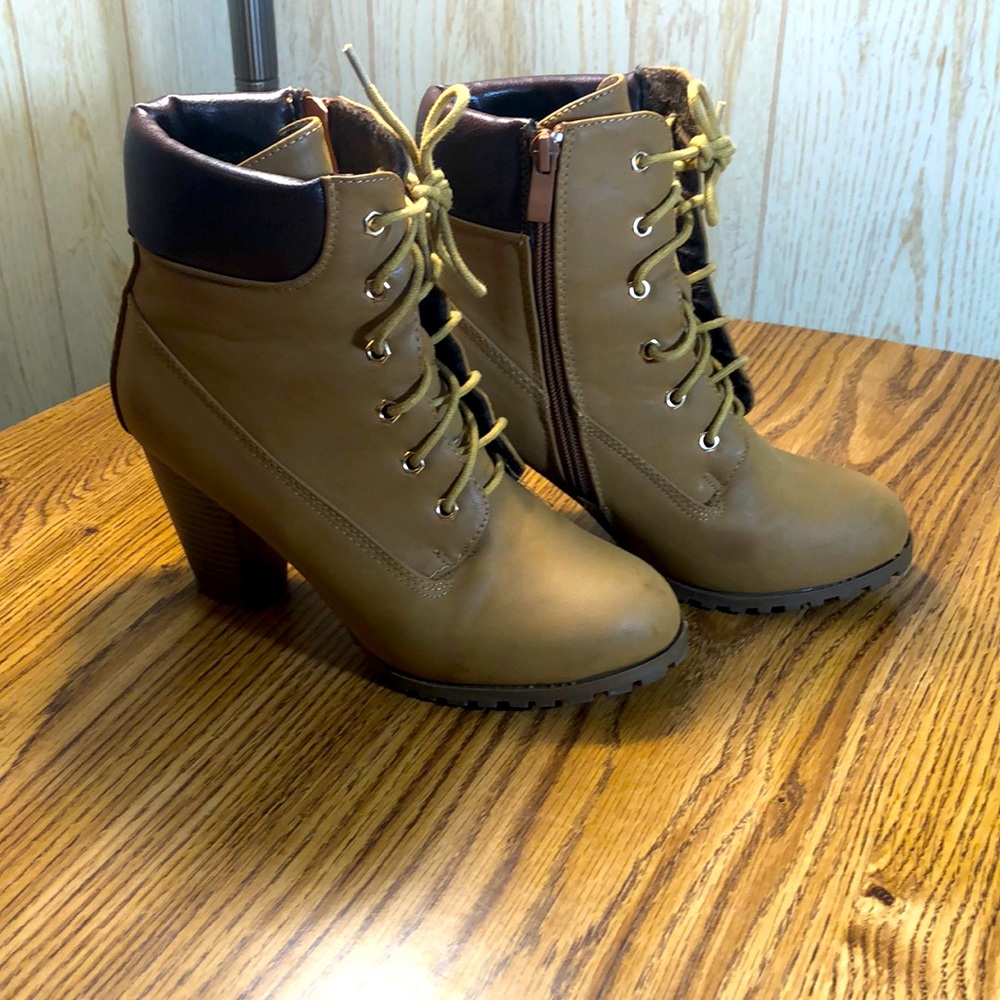High heel boots - size 9